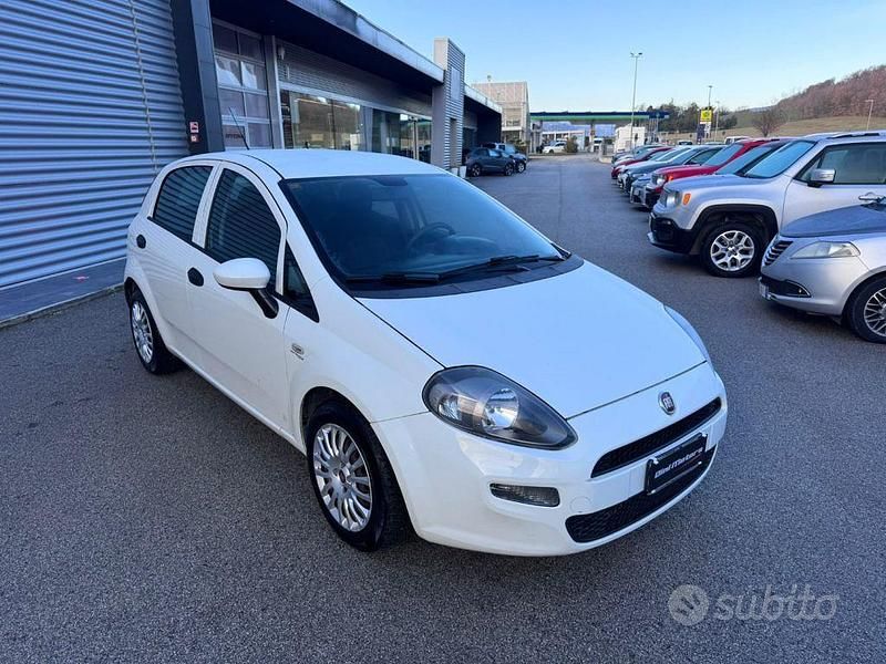 Usado Fiat Punto Easy 95 CV (69 kW) 2016 Blanco Utilitario