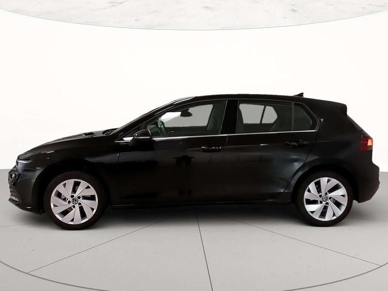 Usata VW Golf VIII Style 131 CV (96 kW) 2024 Grenadill black metallizzato Berlina