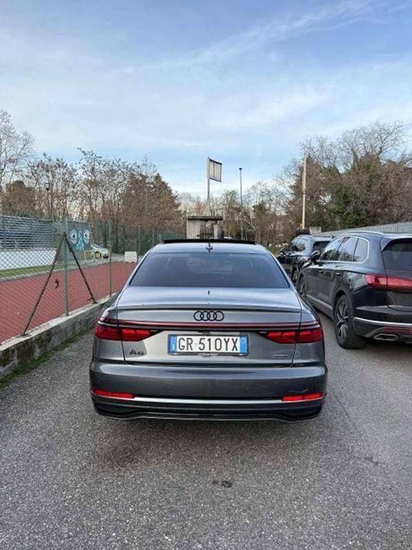 Usata Audi A8 Design 286 CV (210 kW) 2023 Grigio daytona perlato Berlina