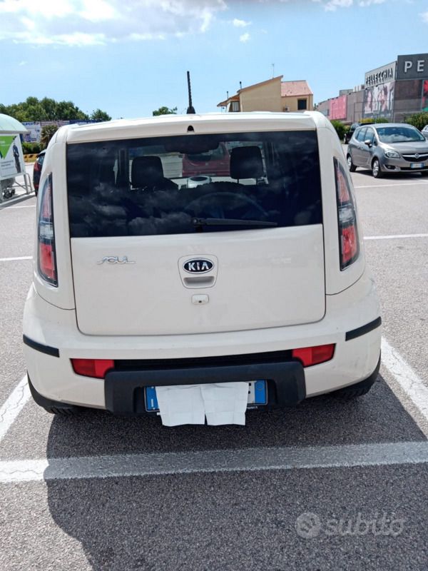 Usata Kia Soul 126 CV (92 kW) 2010 Giallo SUV