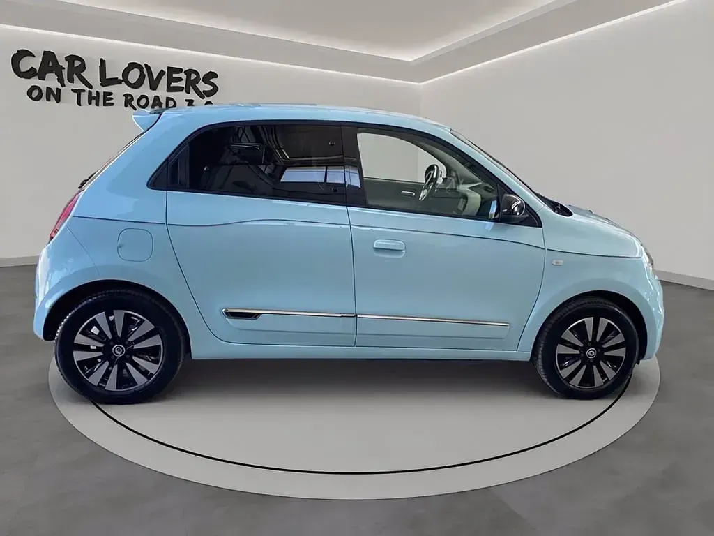 Usata Renault Twingo Techno 60 kW (82 CV) 2023 Rpp blue shopping Utilitaria