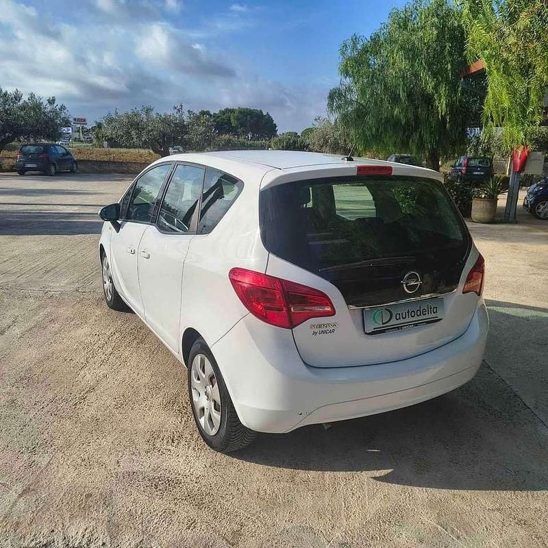 Usata Opel Meriva 101 CV (74 kW) 2012 Bianco Monovolume