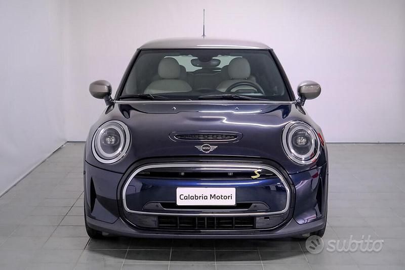 Usata Mini Cooper SE 135 kW (184 CV) 2022 Enigmatic black mini yours Utilitaria