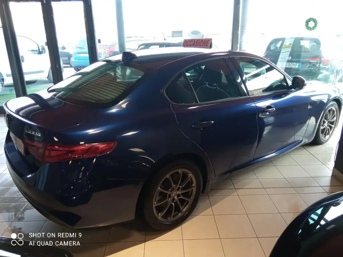 Usata Alfa Romeo Giulia 150 CV (110 kW) 2017 Blu Berlina