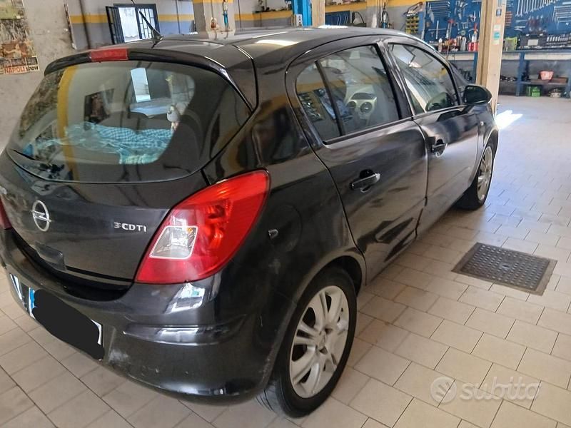 Usata Opel Corsa Club 69 CV (50 kW) 2007 Nero Berlina