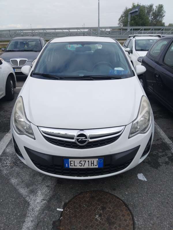Usato 2012 Opel Corsa 1.2 Benzin 86 CV (4.500 €)