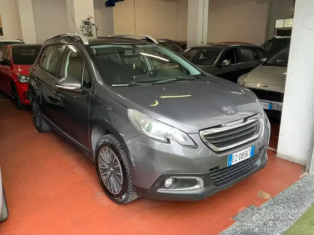 Usata Peugeot 2008 Allure 82 CV (60 kW) 2015 Grigio SUV