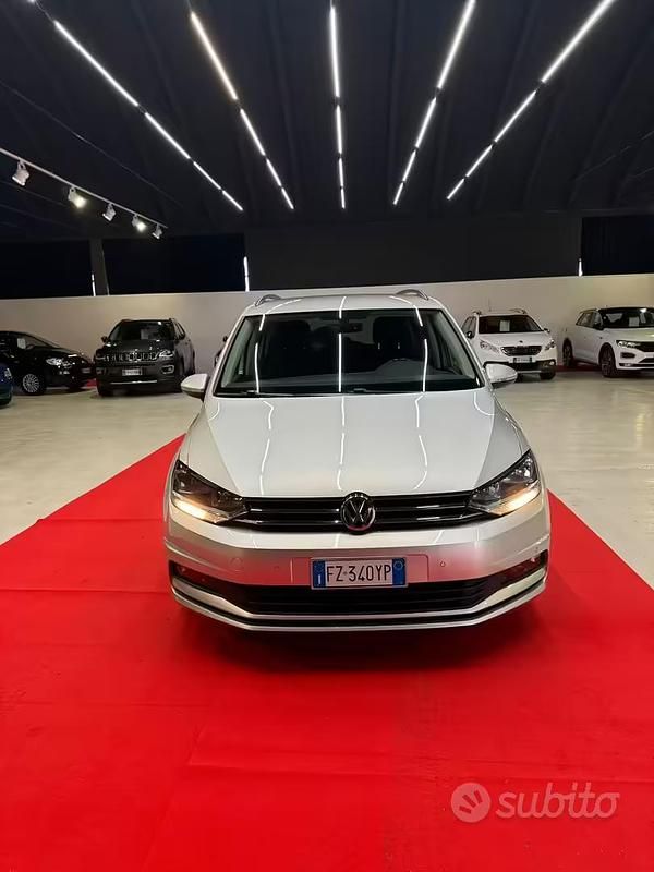 Usata VW Touran 115 CV (84 kW) 2020 Grigio Monovolume