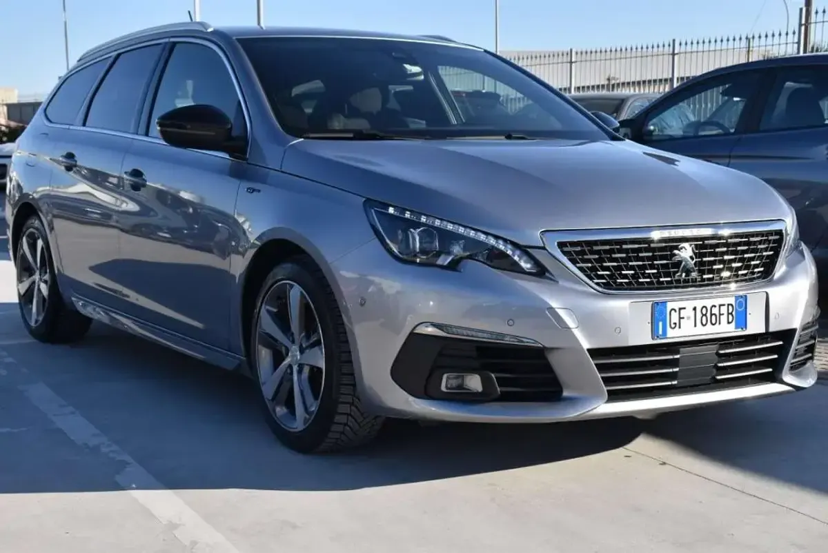 Usata Peugeot 308 GT 131 CV (96 kW) 2021 Grigio Station wagon