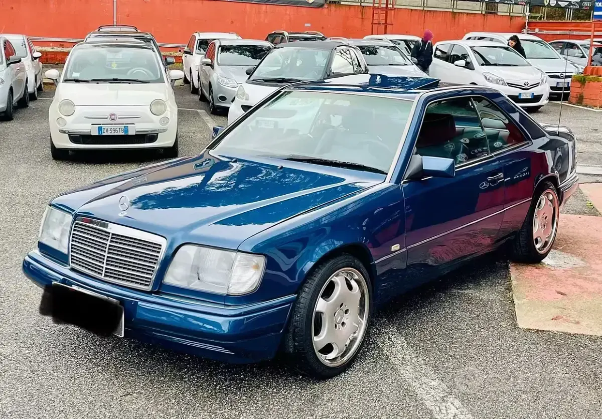 Usata Mercedes E200 136 CV (100 kW) 1994 Blu Coupé