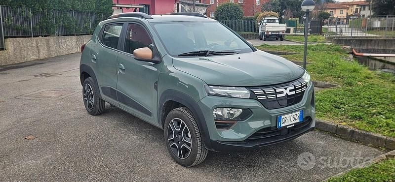 Usata Dacia Spring 47 kW (65 CV) 2023 Verde Utilitaria
