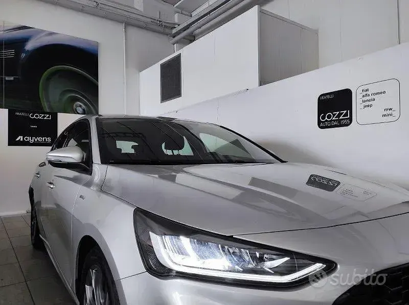 Usata Ford Focus ST-Line 116 CV (85 kW) 2023 Grigio Berlina