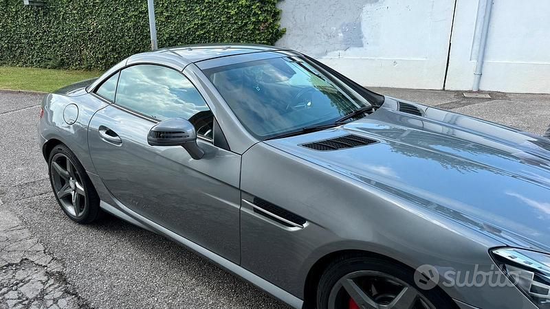 Grigio Usata 2012 Mercedes SLK250 AMG Cabrio | 18.500 € - Immagine 1/4