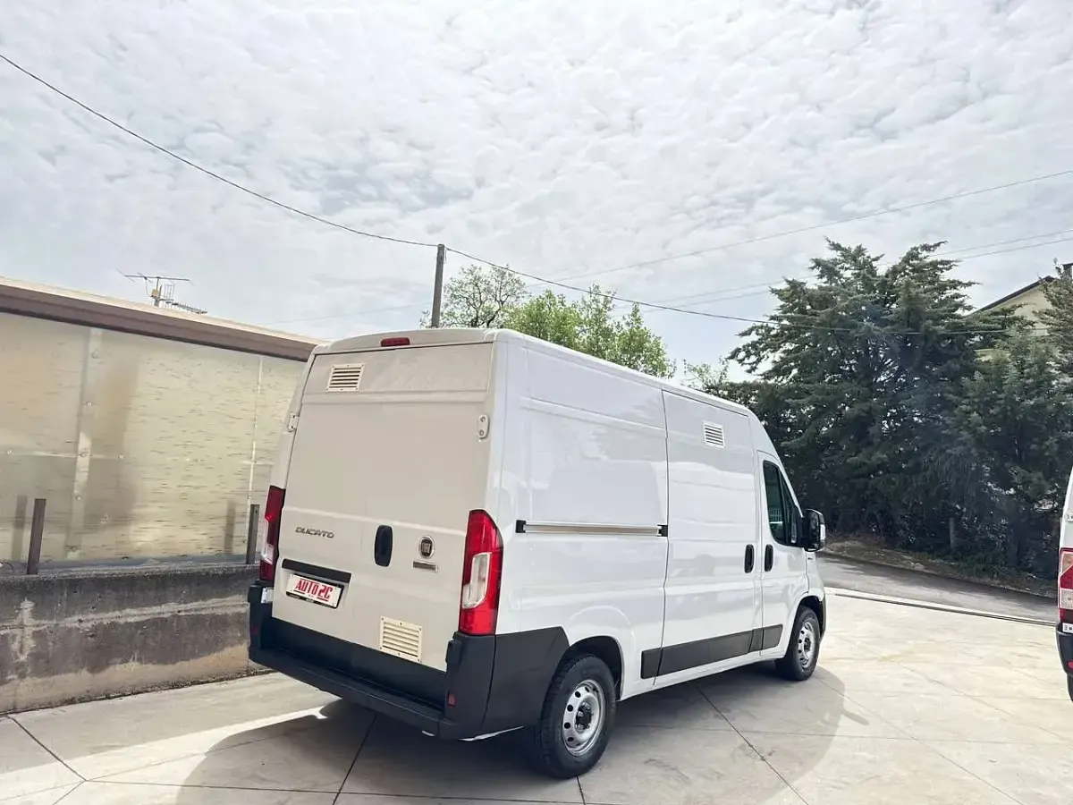 Usata Fiat Ducato 140 CV (102 kW) 2021 Bianco Furgone