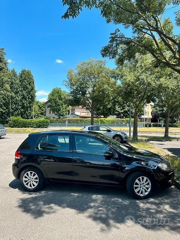 Usata 2011 VW Golf VI Tre volumi | 4200 € (Buon prezzo) - Immagine 1/4