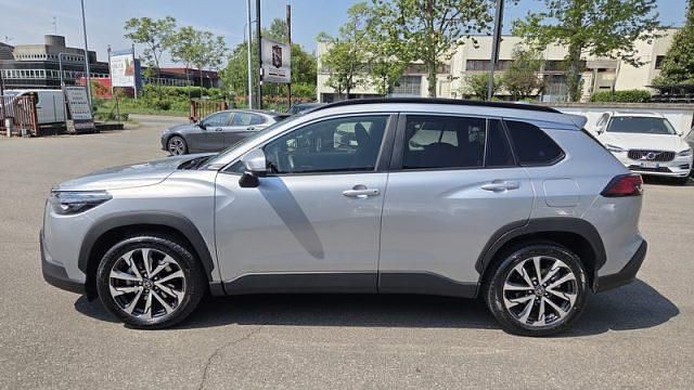 Usata Toyota Corolla Cross Trend 197 CV (144 kW) 2025 Argento SUV