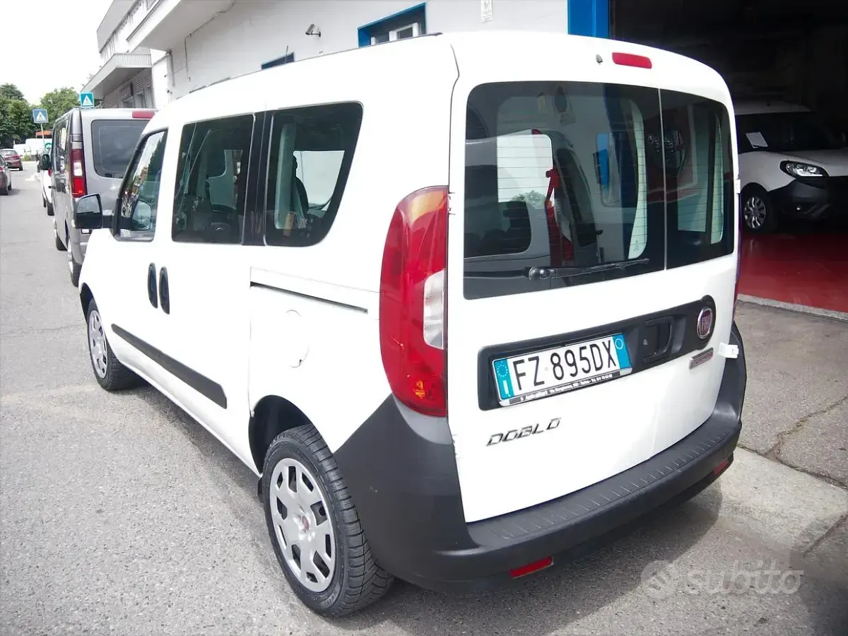 Usata Fiat Doblò 95 CV (69 kW) 2019 Bianco Monovolume