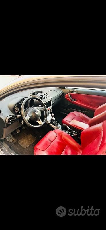 Usata Alfa Romeo GT 150 CV (110 kW) 2004 Grigio Coupé