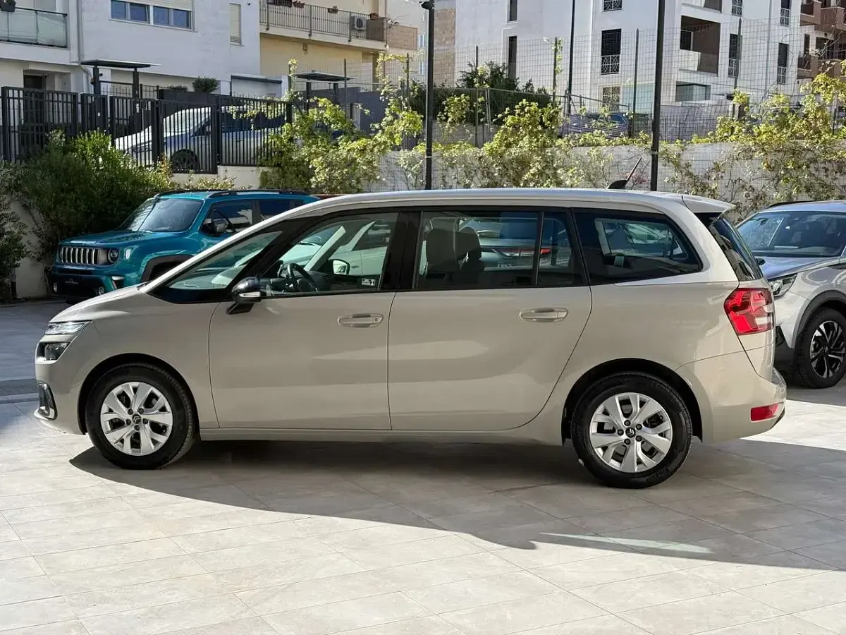 Usata Citroën C4 SpaceTourer Shine 131 CV (96 kW) 2021 Oro Monovolume