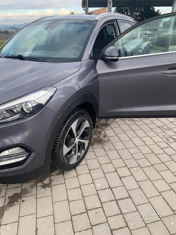 Usata Hyundai Tucson Xpossible 116 CV (85 kW) 2016 Grigio SUV