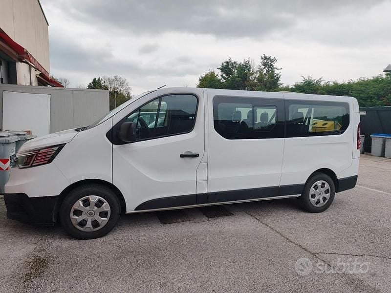 Usata Renault Trafic Zen 150 CV (110 kW) 2023 Bianco Monovolume