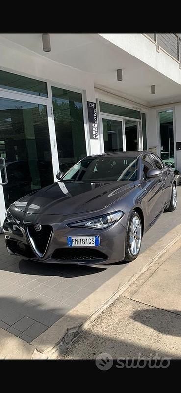 Usata Alfa Romeo Giulia 2017 Grigio Berlina