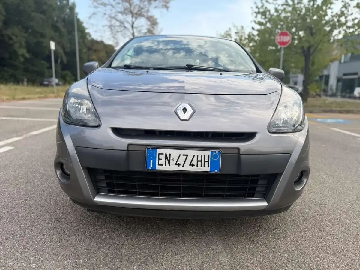 Usata Renault Clio IV 75 CV (55 kW) 2012 Grigio Berlina