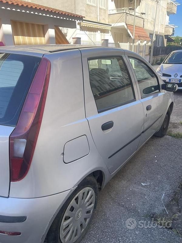 Usata Fiat Punto 69 CV (50 kW) 2007 Grigio Utilitaria