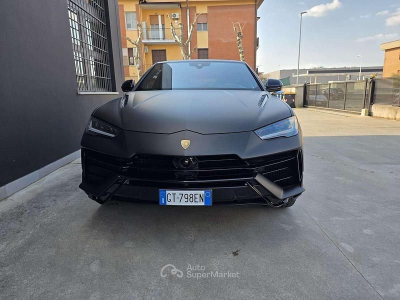 Usata Lamborghini Urus 659 CV (484 kW) 2024 Nero lucido wrapping opaco SUV