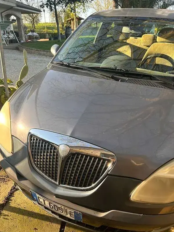 Usata Lancia Ypsilon 60 CV (44 kW) 2005 Utilitaria