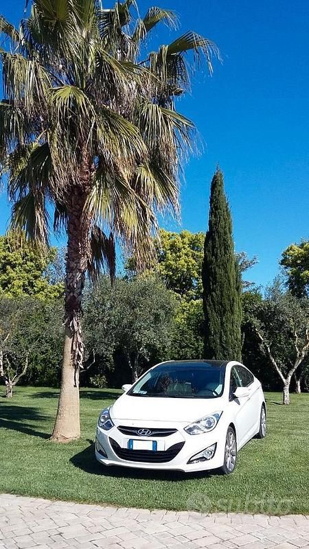 Bianco Usata 2012 Hyundai i40 Tre volumi | 8000 € (Buon prezzo) - Immagine 1/4