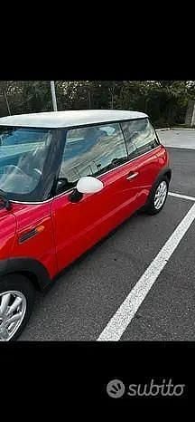 Begagnad Mini ONE 90 HK (66 kW) 2003 Röd Halvkombi