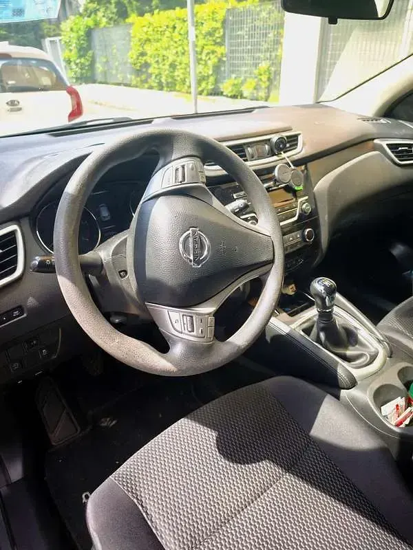 Usata Nissan Qashqai Acenta 110 CV (80 kW) 2017 Argento SUV