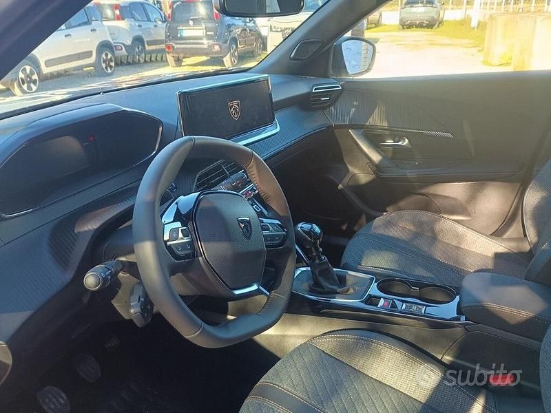 Usata Peugeot 2008 Allure 102 CV (75 kW) 2024 Nero SUV