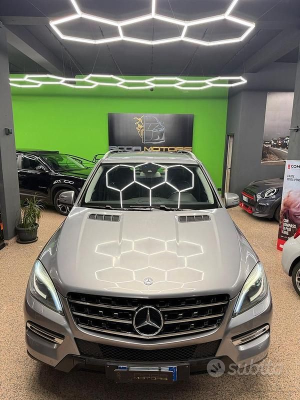 Usata Mercedes ML350 258 CV (189 kW) 2012 Grigio SUV