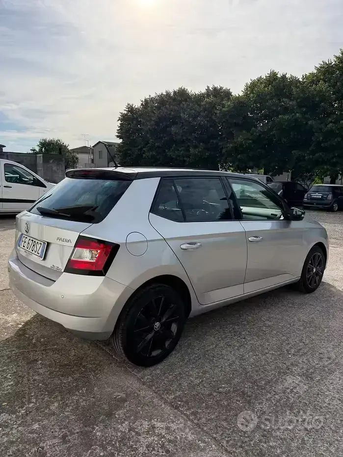 Usata Skoda Fabia Ambition 75 CV (55 kW) 2017 Grigio Berlina