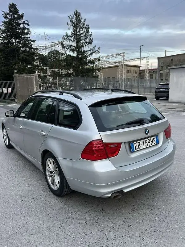 Usata BMW 318 M Sport 143 CV (105 kW) 2011 Grigio Station wagon