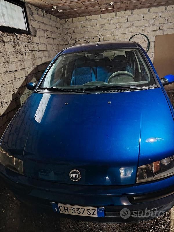 Usata Fiat Punto 80 CV (58 kW) 2003 Utilitaria