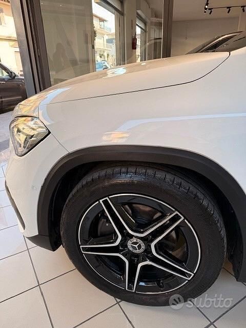 Usata Mercedes GLA200 Premium 150 CV (110 kW) 2022 Bianco SUV