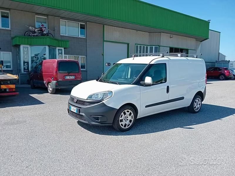 Usata Fiat Doblò 105 CV (77 kW) 2017 Bianco Monovolume