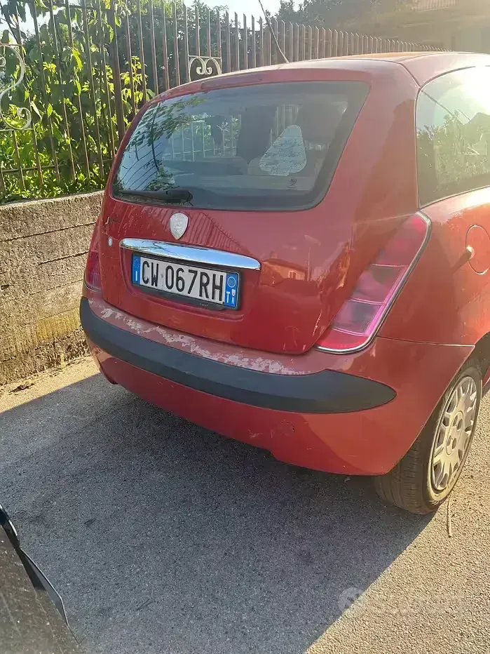 Usata Lancia Ypsilon 80 CV (58 kW) 2005 Rosso Utilitaria