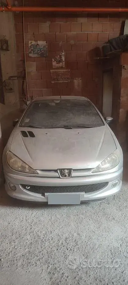 Usata Peugeot 206 CC 109 CV (80 kW) 2005 Grigio Cabrio