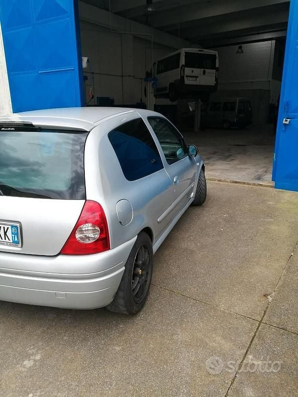 Usata Renault Clio II R.S. 169 CV (124 kW) 2000 Grigio