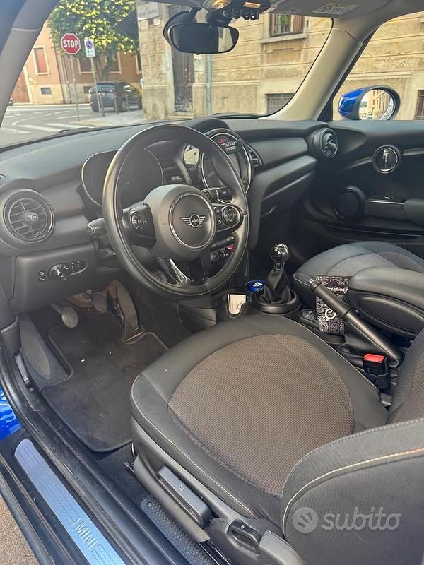 Usata Mini ONE 75 CV (55 kW) 2021 Blu Utilitaria