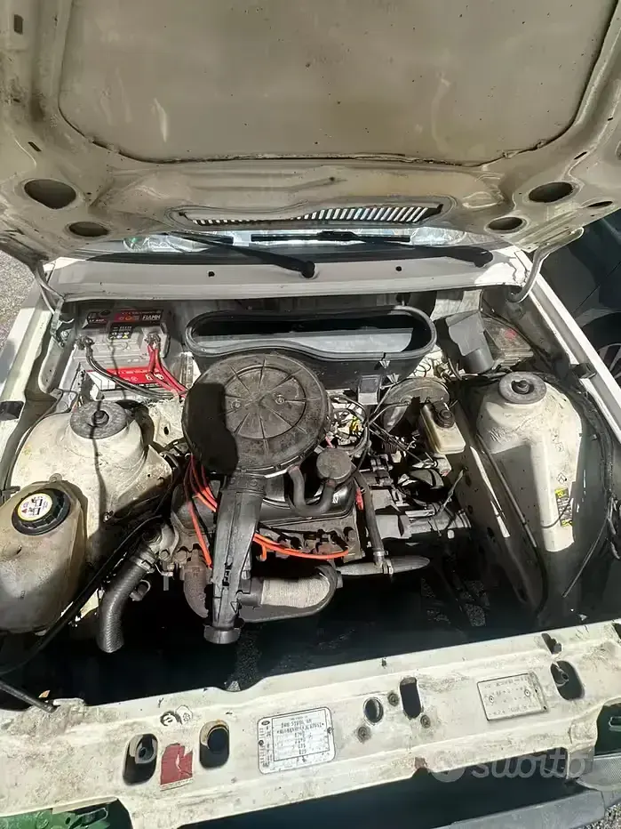 Usata Ford Escort 61 CV (44 kW) 1988 Bianco Berlina