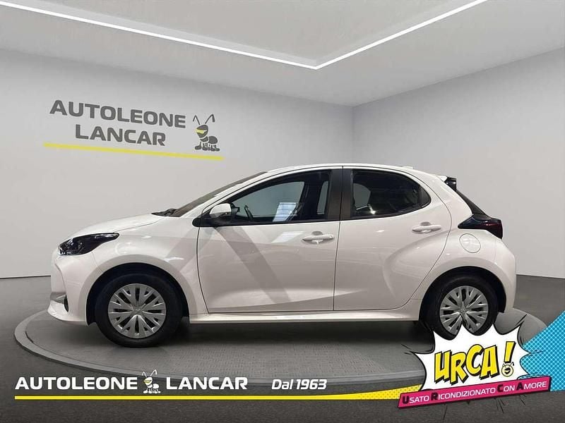 Usata Toyota Yaris Hybrid Active 92 CV (67 kW) 2025 Bianco Berlina