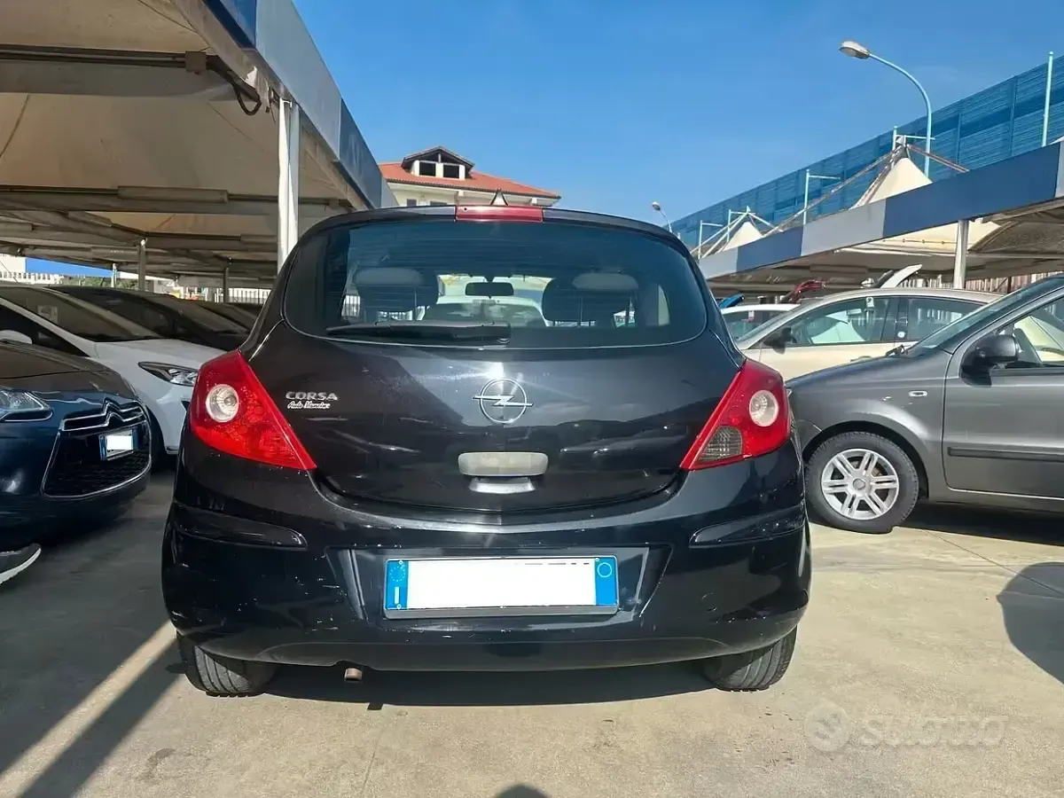 Używany Opel Corsa 60 KM (44 kW) 2008 Czarny Hatchback