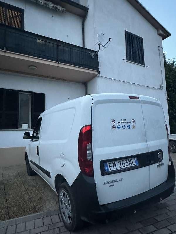 Usata Fiat Doblò Active 95 CV (69 kW) 2017 Bianco Monovolume