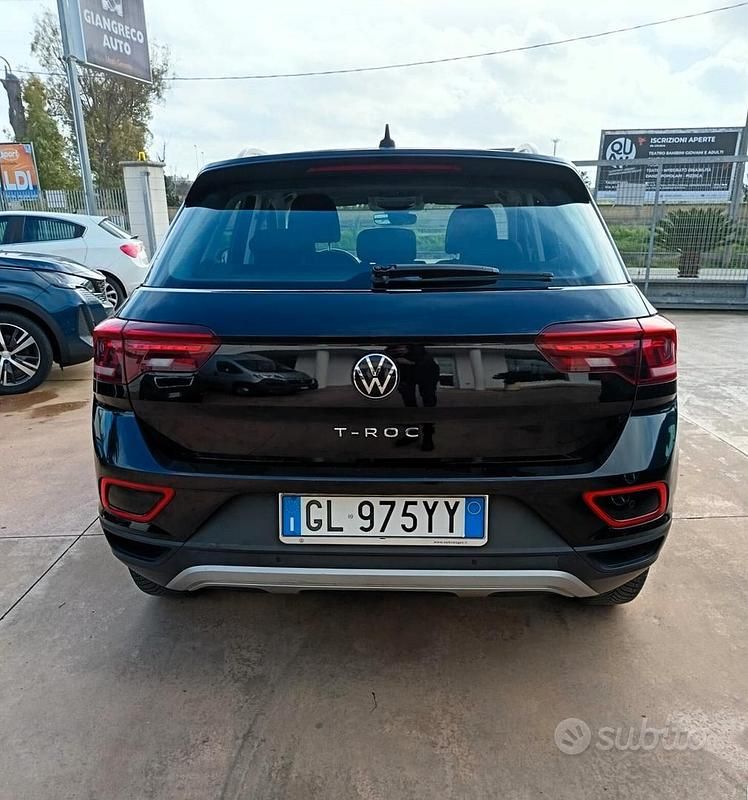 Usata VW T-Roc Life 116 CV (85 kW) 2023 Nero SUV