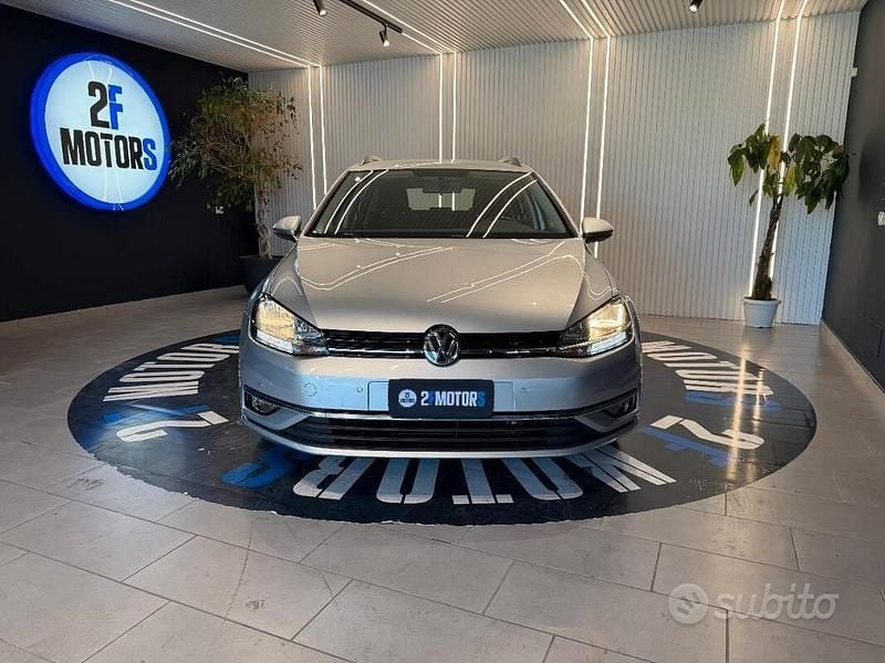 Usata VW Golf VIII Business 115 CV (84 kW) 2020 Grigio Station wagon